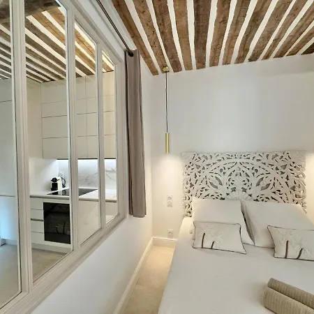 Luxe Et Charme Sur Les Remparts Du Vieil Antibes