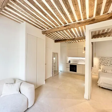 Luxe Et Charme Sur Les Remparts Du Vieil Appartement